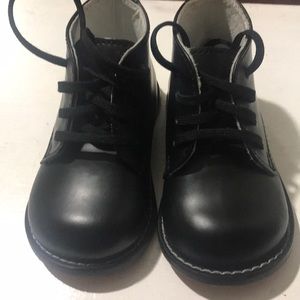 Toddle Hard bottoms size 4